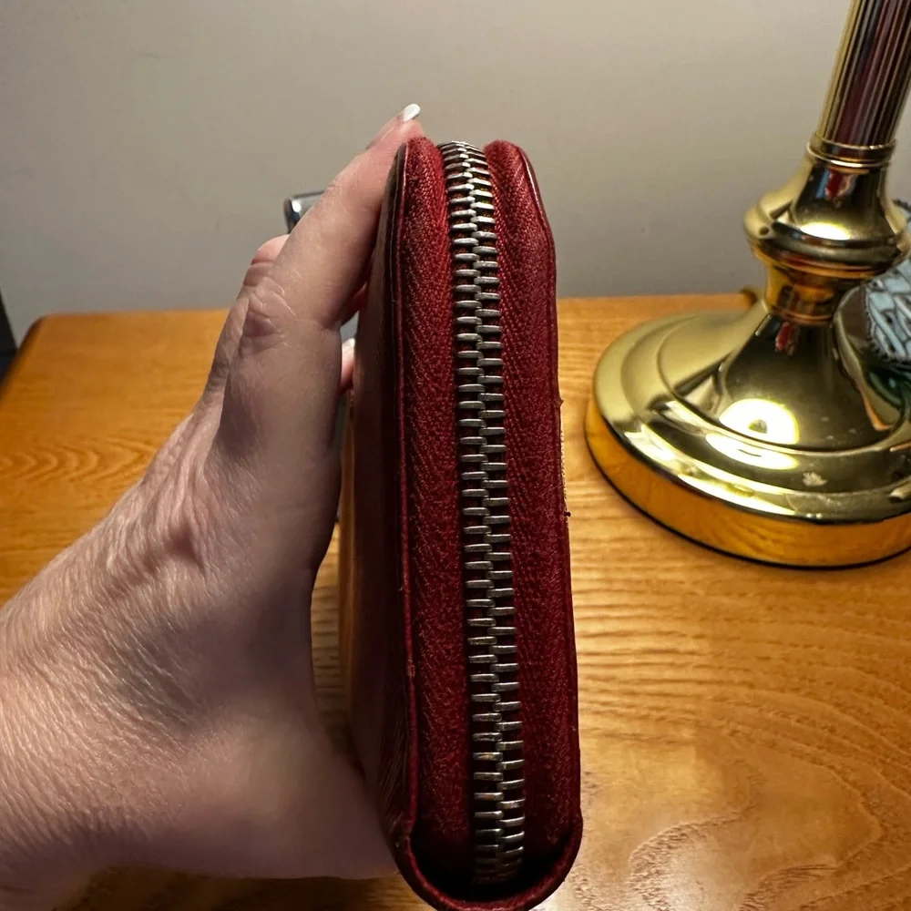 Prada Red Leather Zip Wallet W/COA. EUC. - Picture 7 of 12